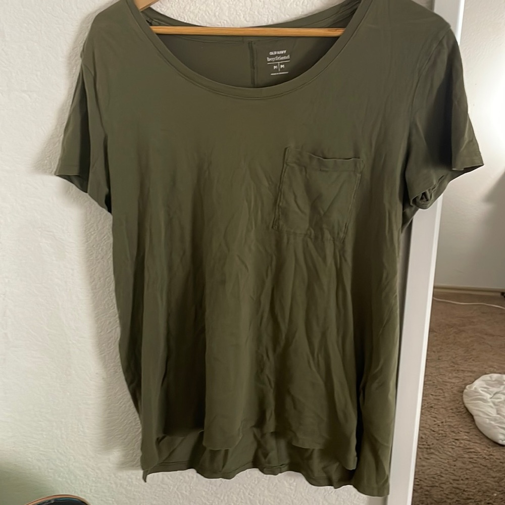 basic army green tee